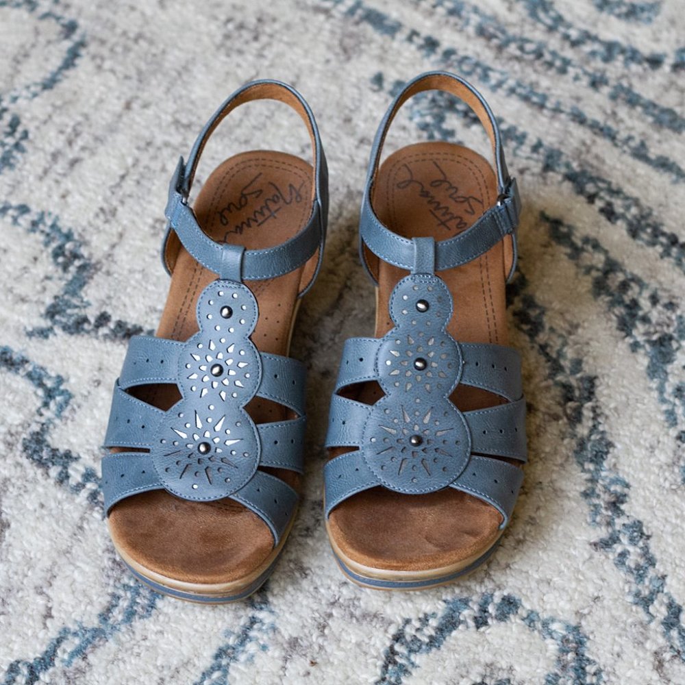 Natural Soul Rynda Sandal Size 8.5